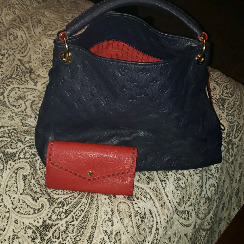 LV purse and wallet combo